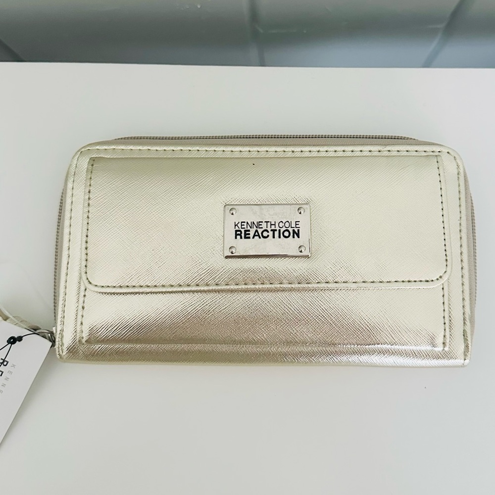 NWT Kenneth Cole Reaction Metallic Wallet